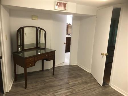 5 1/2 - Montréal (Verdun) - 2 500 $/mois