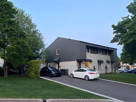 Charmant jumelé, sur 3 étages, rénové au goût du jour