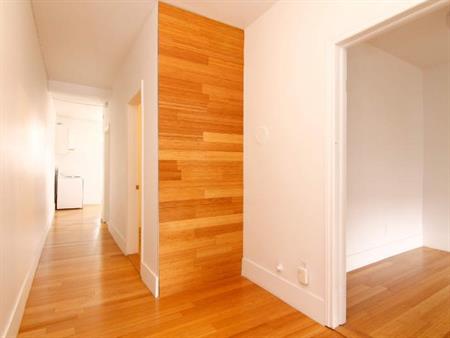 MAGNIFIQUE 4 1/2 RÉNOVÉ À VERDUN, EXCELLENT EMPLACEMENT, MÉTRO.