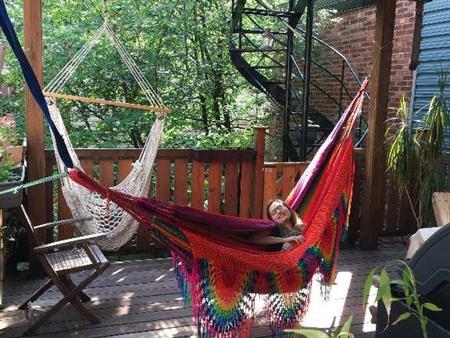 Appartement 2 chambres - baigné de lumière au cœur du Mile-End