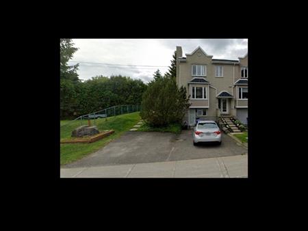 Superbe condo 4 1/2 à louer