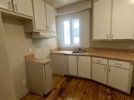 4 1/2 près de l'Université Laval et du Cégep Ste-Foy