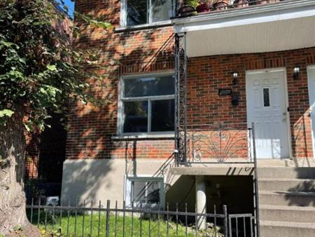 8 1/2 - Montréal (Parc-Extension) - 2 650 $/mois