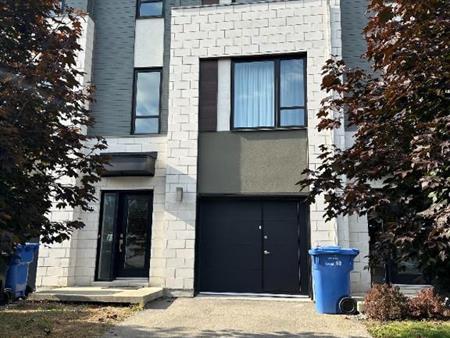 Maison en rangée à louer grand 6-1/2 semi meublé