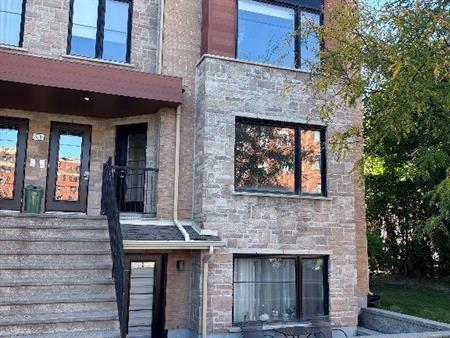 Condo à louer / condo to rent