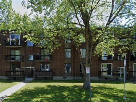 2 chambres à loyer au 1304 Boul des seigneurs, Terrebonne