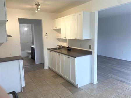 Grand 5 1/2 non fumeur au 3e étage