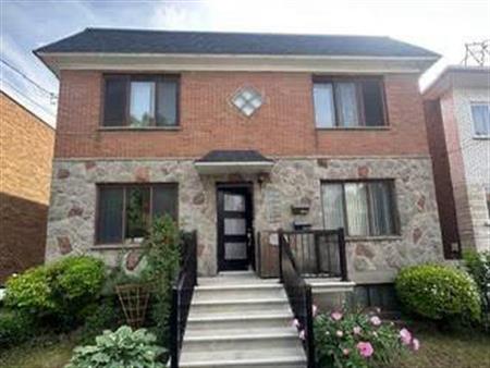 BEAU 5 ½ RÉNOVÉ & LUMINEUX