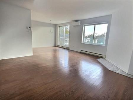 2 CH - 1 SDB - Charlemagne - $1,550 /mo