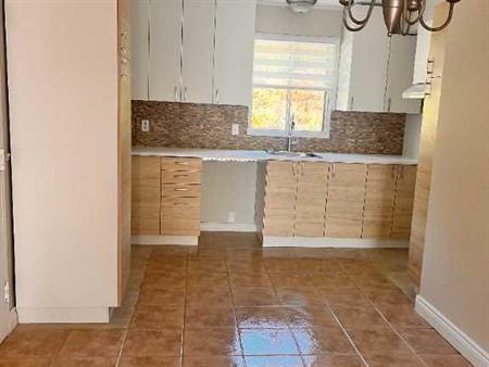 Appartement de 2 chambres et 1 salle de bain