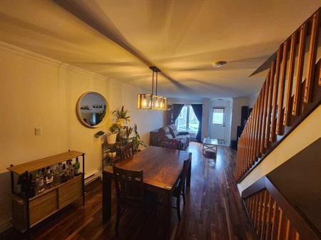 Maison de ville à louer - 3 étages - Arrondissement Jacques-Cartier