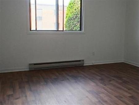 A Valleyfield - Jolie, propre et grande 3-1/2, LIBRE