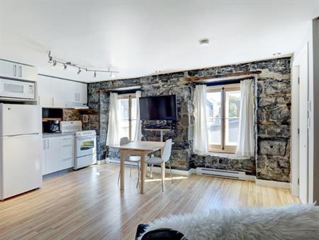Loft entièrement meublé à louer Vieux-Québec novembre 2025