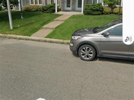 Appartement 4 1/2 très beau et très éclairé situé au 2e étage