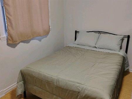 beau 3 1/2 meublé tt inclus métro joliette libre immédiatement