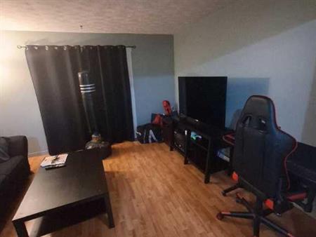 logement 3 1/2 chauffé/eau chaude