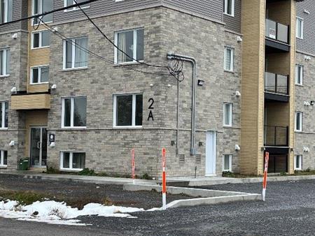 5 1/2 a louer-pointe-des-cascades-appartement