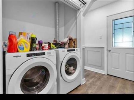 2 Beds 1 Bath Apartment 4 1/2