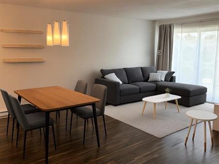 Condo 4 1/2 + Den à louer | Disponible Immédiatement