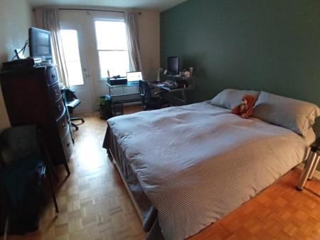 Aubaine Sous-location Grand 4 1/2 meublé tout compris - 2 étages