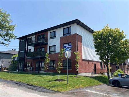 Beaux 4 1/2 NEUFS, quartier tranquille, dès maintenant; Rue Armand