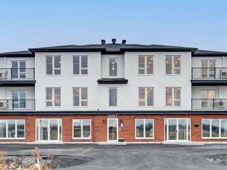 ** PROMO mois gratuit !! 4 1/2 neufs ! Huntingdon. WIFI inclus LIBRE IMMÉDIATEMENT!