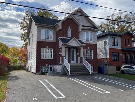 5-1/2 REM Grand-Moulin à Deux-Montagnes