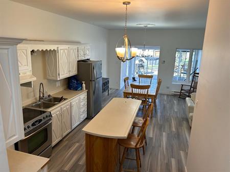 VALCOURT GRAND 4 1/2 A LOUER AVEC GARAGE