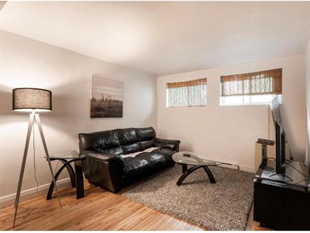 Appartement 4 1/2 - 2 chambres à coucher – 75 m² (817 p2)