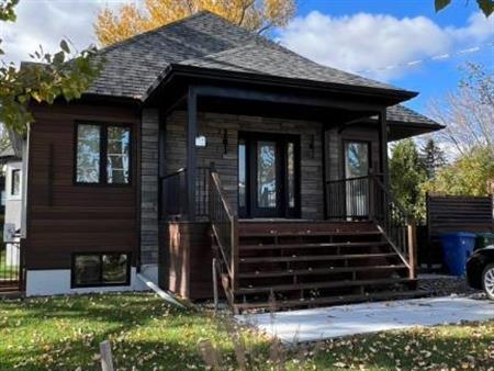 maison 4 1/2 paisible, vue sur l'eau